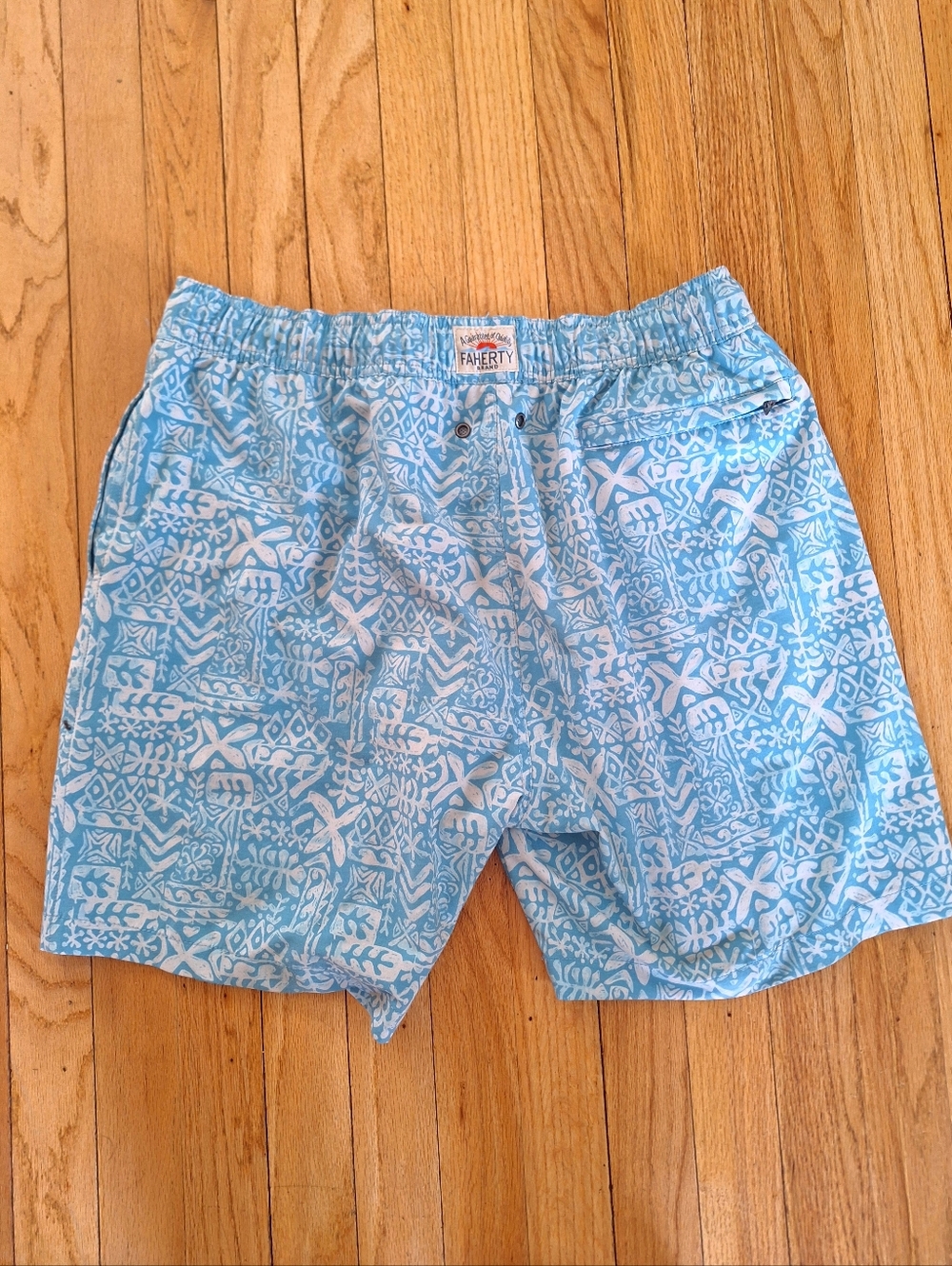Faherty Classic Beacon Light Blue & White Geometric Swim Trunks Size XL - Picture 2 of 3